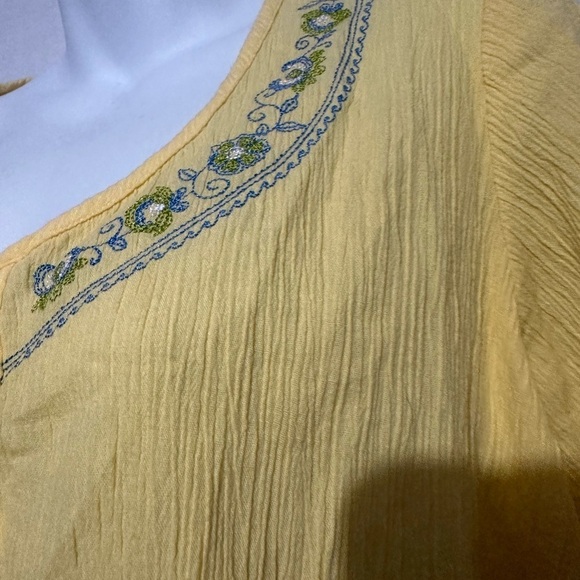 D&co Yellow and Blue Floral Button Down Blouse Large - Picture 2 of 5